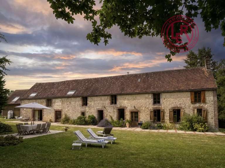Maison Saint-Aubin-de-Courteraie - 5 chambres - 245m²
