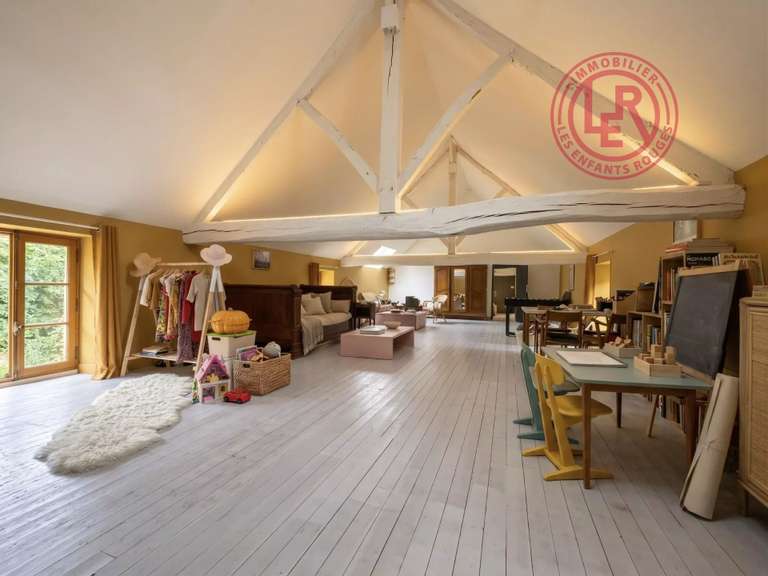 Maison Saint-Aubin-de-Courteraie - 5 chambres - 245m²