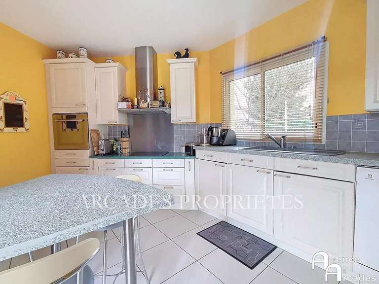 Maison Saint-Aubin-de-Médoc - 4 chambres - 1063m²