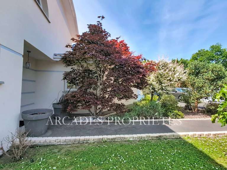 House Saint-Aubin-de-Médoc - 4 bedrooms - 1063m²