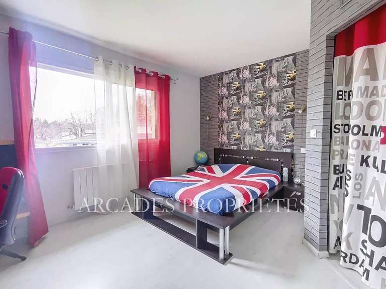 Maison Saint-Aubin-de-Médoc - 4 chambres - 1063m²