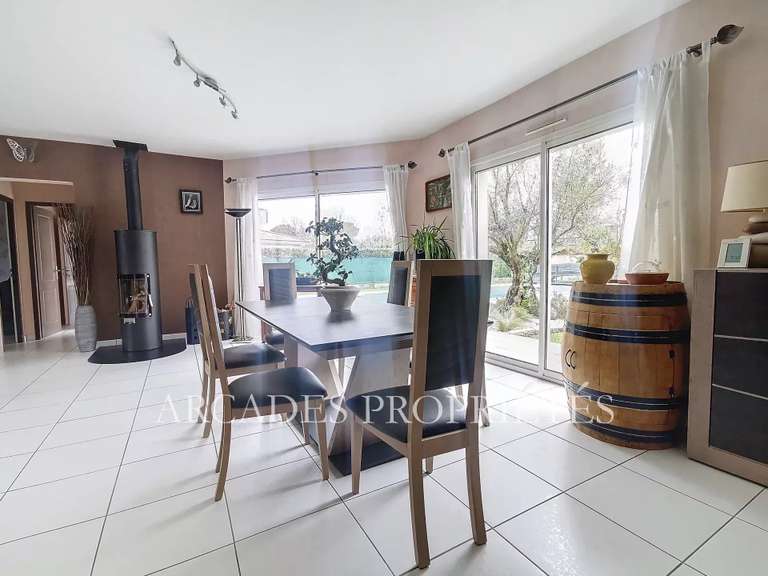Maison Saint-Aubin-de-Médoc - 4 chambres - 1063m²
