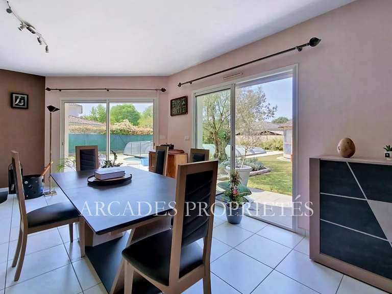 Maison Saint-Aubin-de-Médoc - 4 chambres - 1063m²