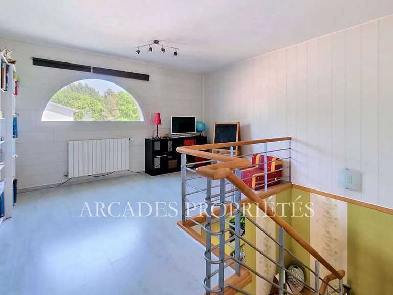 Maison Saint-Aubin-de-Médoc - 4 chambres - 1063m²