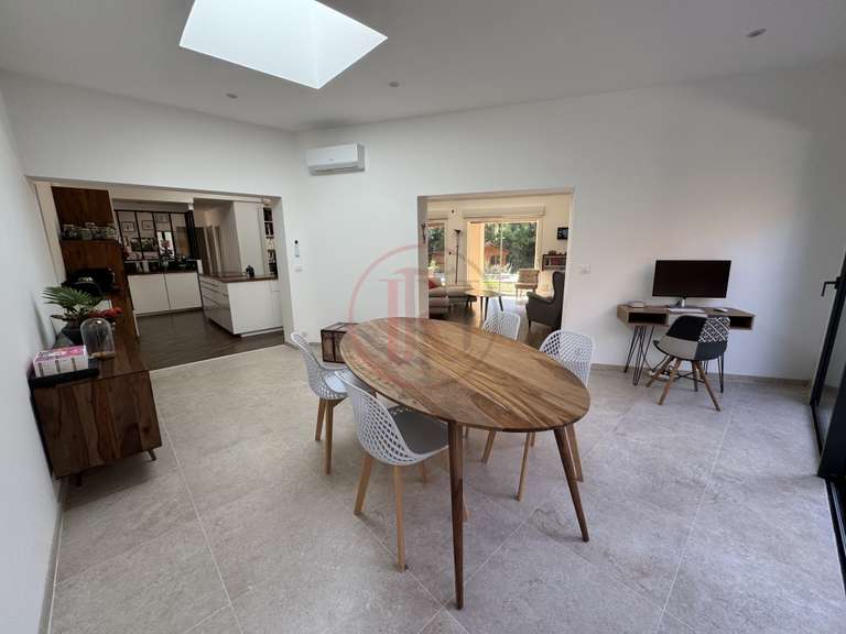 Maison Saint-Aunès - 5 chambres - 180m²