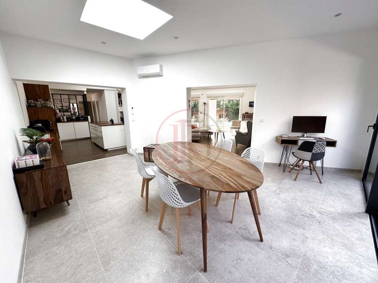Maison Saint-Aunès - 5 chambres - 180m²