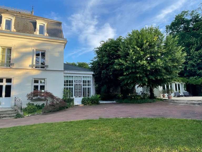 Maison Saint-Avertin - 5 chambres - 260m²