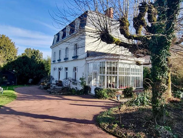 Maison Saint-Avertin - 5 chambres - 260m²