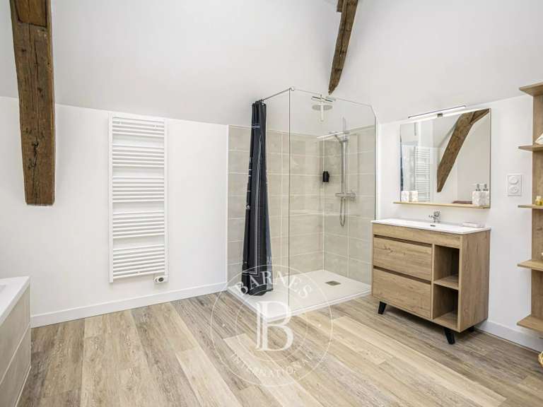 Maison Saint-Ay - 11 chambres - 605m²