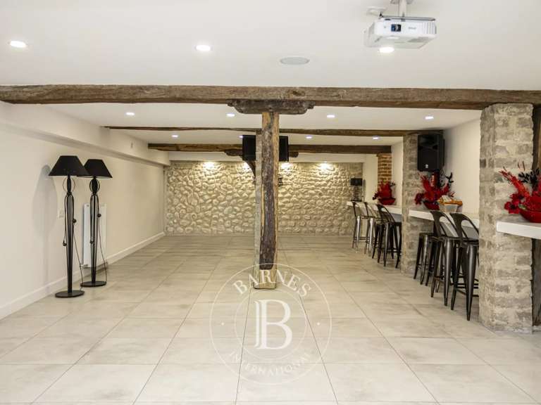 Maison Saint-Ay - 11 chambres - 605m²