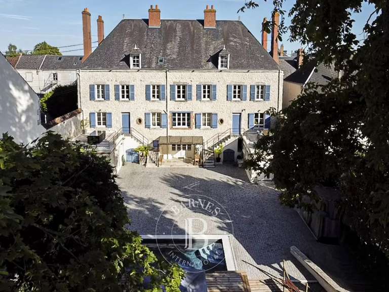 Maison Saint-Ay - 11 chambres - 605m²