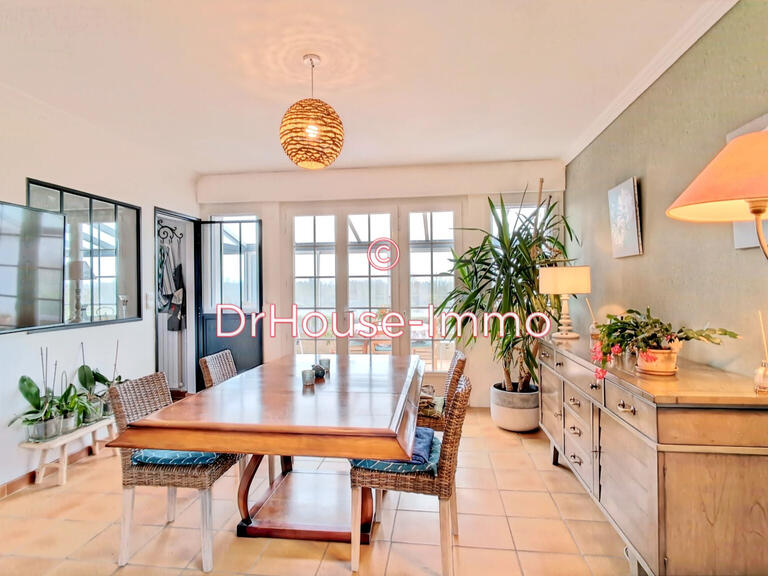 Villa Saint-Ay - 5 bedrooms - 239m²
