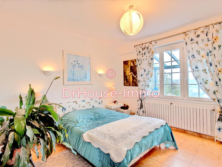Villa Saint-Ay - 5 bedrooms - 239m²