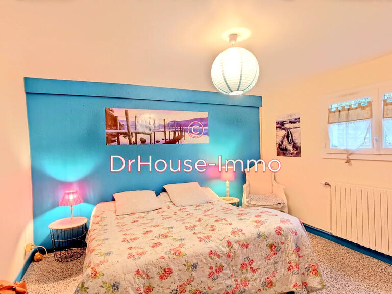 Villa Saint-Ay - 5 bedrooms - 239m²