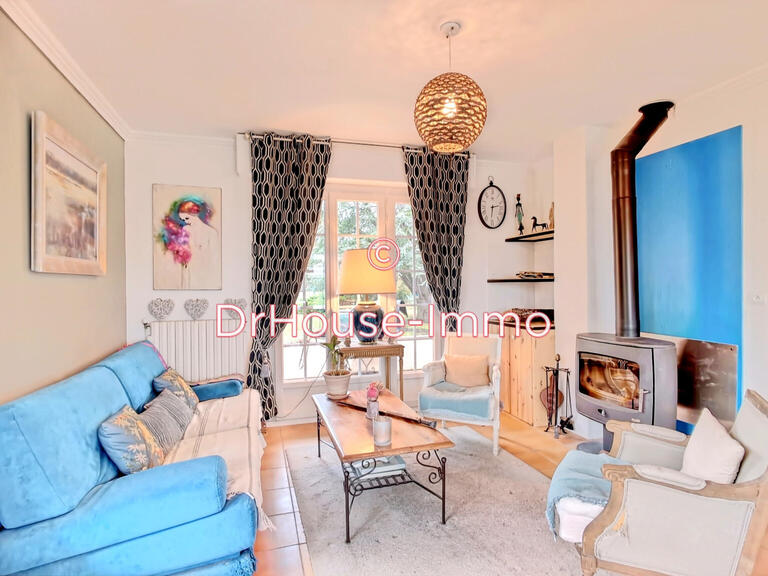 Villa Saint-Ay - 5 bedrooms - 239m²