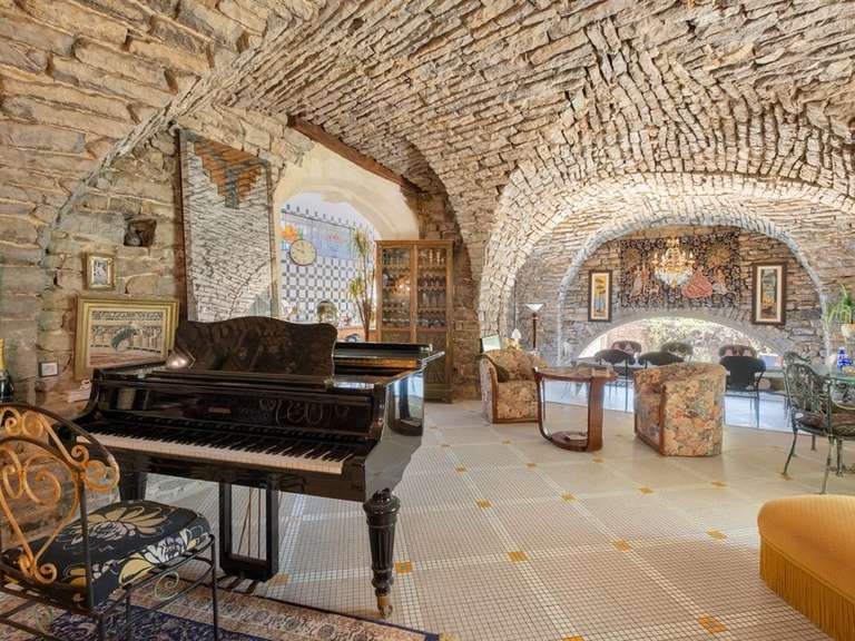House Saint-Bauzille-de-Montmel - 8 bedrooms - 639m²