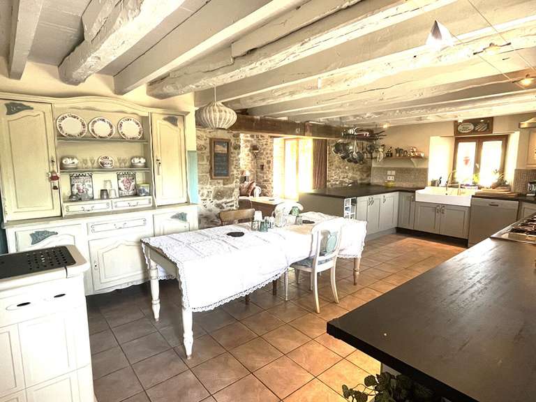 Propriété Saint-Bazile - 5 chambres - 280m²