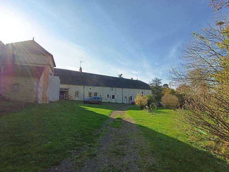 House Saint-Benin-d'Azy