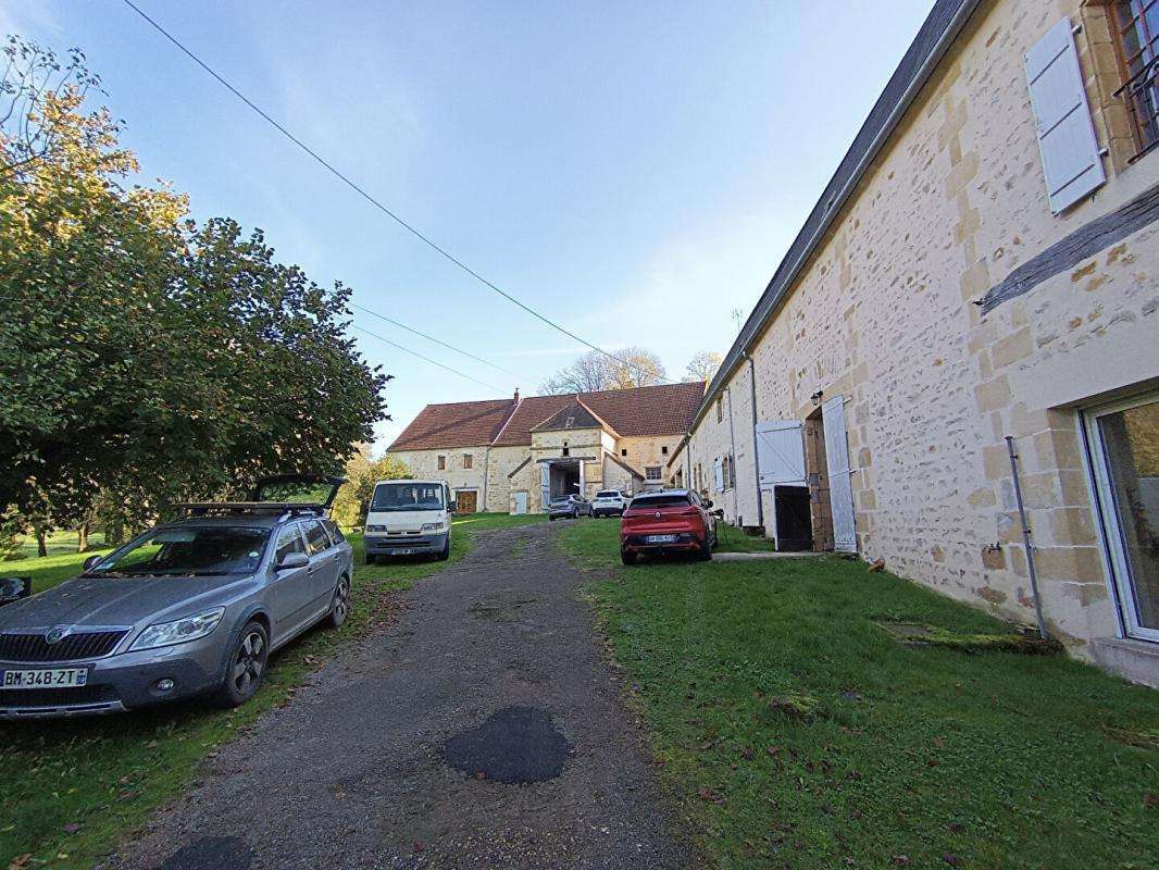 House Saint-Benin-d'Azy