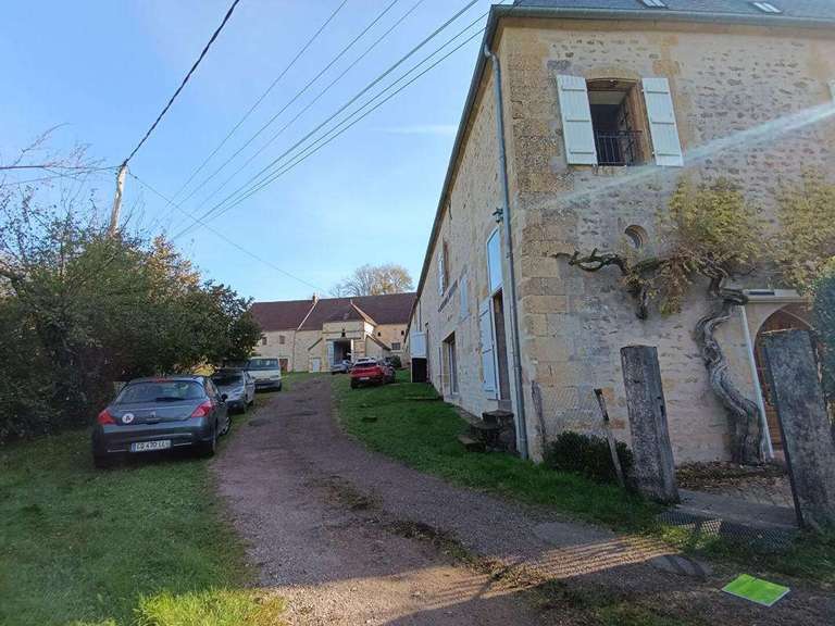 House Saint-Benin-d'Azy