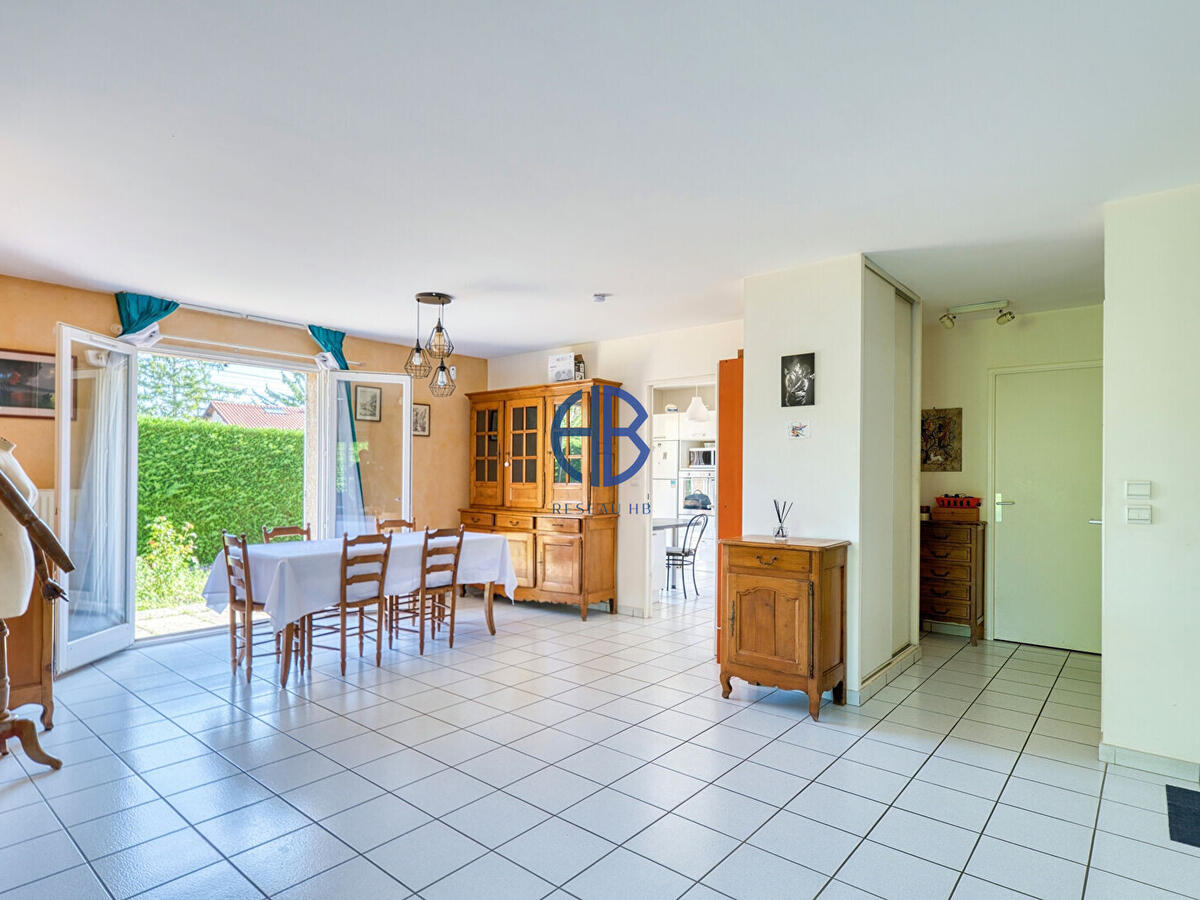 House Saint-Bonnet-de-Mure