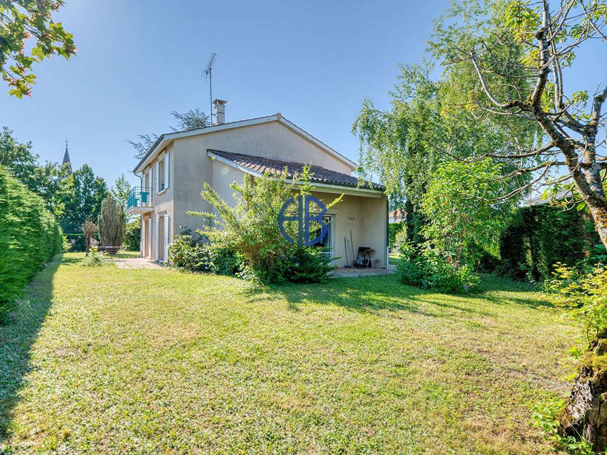 Maison Saint-Bonnet-de-Mure