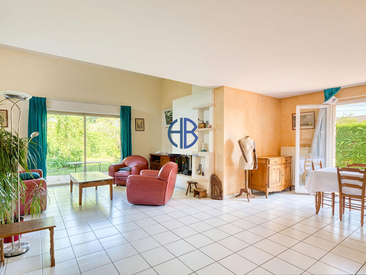 House Saint-Bonnet-de-Mure