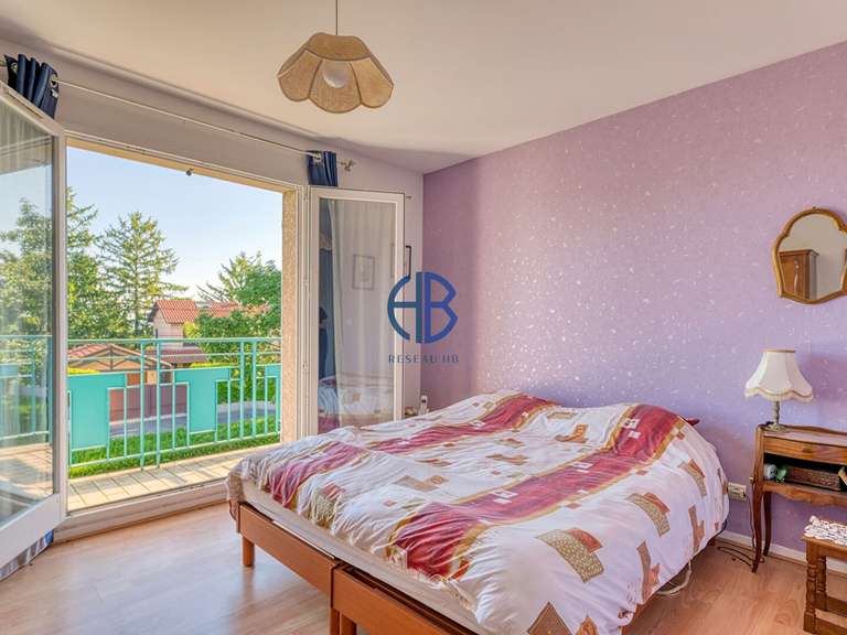 Maison Saint-Bonnet-de-Mure - 4 chambres - 138m²