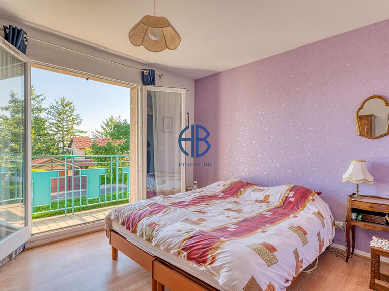 Maison Saint-Bonnet-de-Mure - 4 chambres - 138m²
