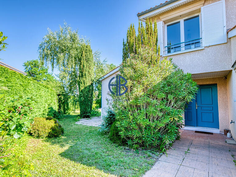 Maison Saint-Bonnet-de-Mure - 4 chambres - 138m²