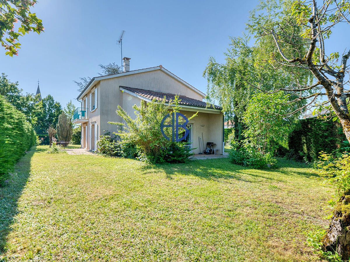 Maison Saint-Bonnet-de-Mure