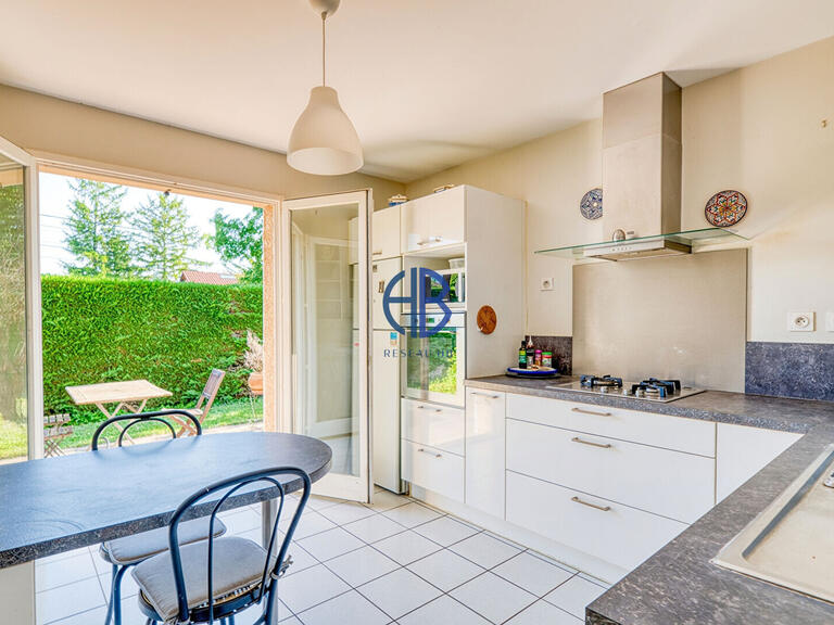 Maison Saint-Bonnet-de-Mure - 4 chambres - 138m²