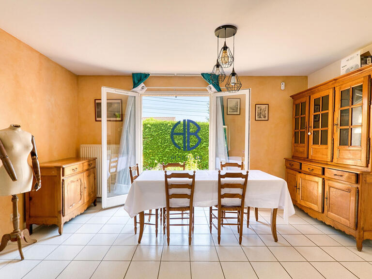 Maison Saint-Bonnet-de-Mure - 4 chambres - 138m²