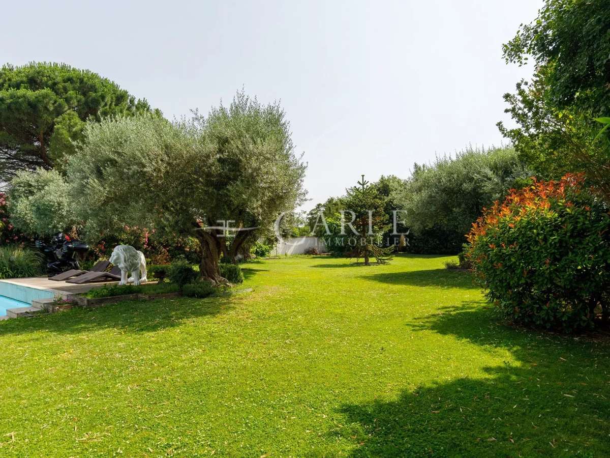 Maison Saint-Bonnet-de-Mure