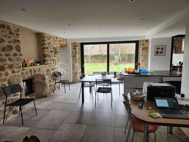 Maison Saint-Bonnet-le-Château - 5 chambres - 388m²