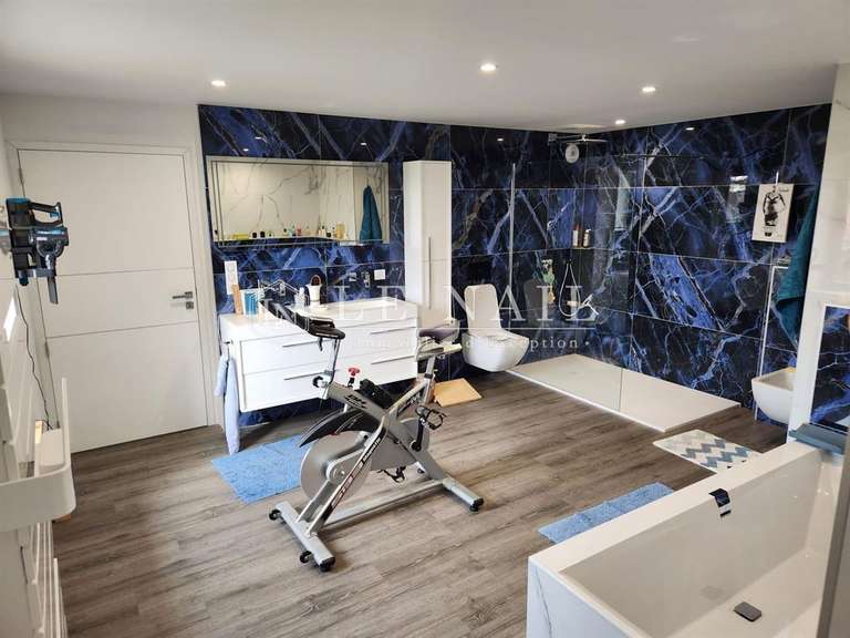 Maison Saint-Bonnet-le-Château - 5 chambres - 388m²