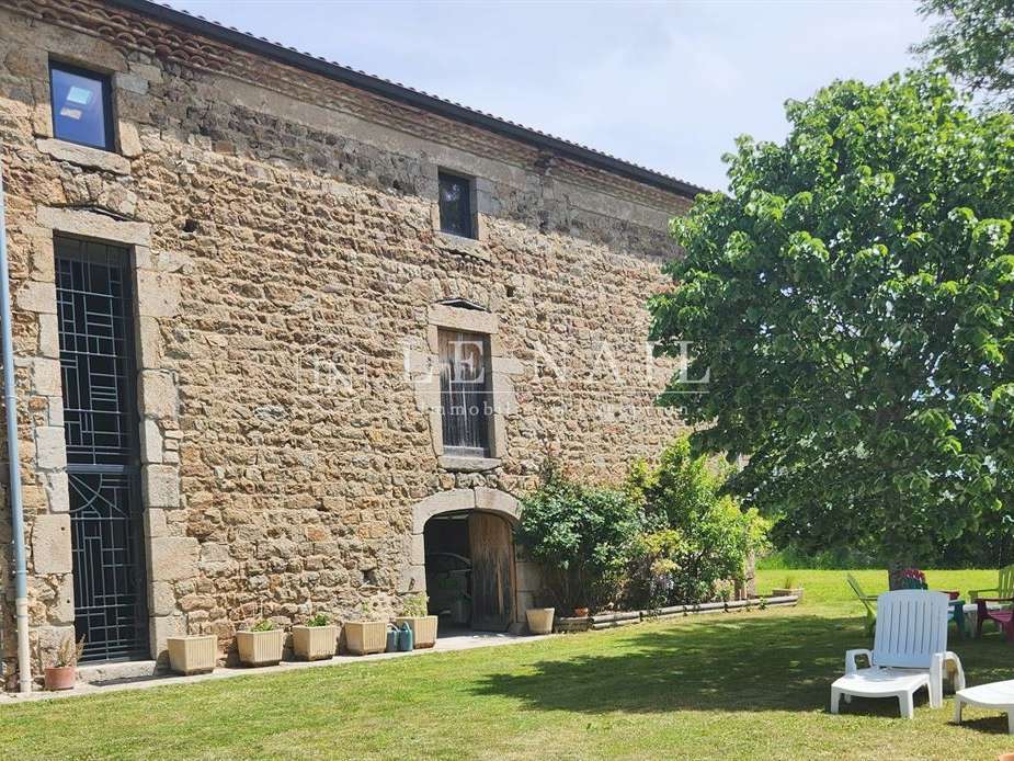 Maison Saint-Bonnet-le-Château