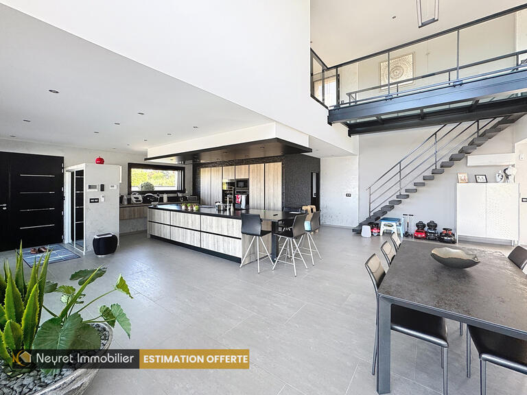 Maison Saint-Bonnet-les-Oules - 3 chambres - 281m²