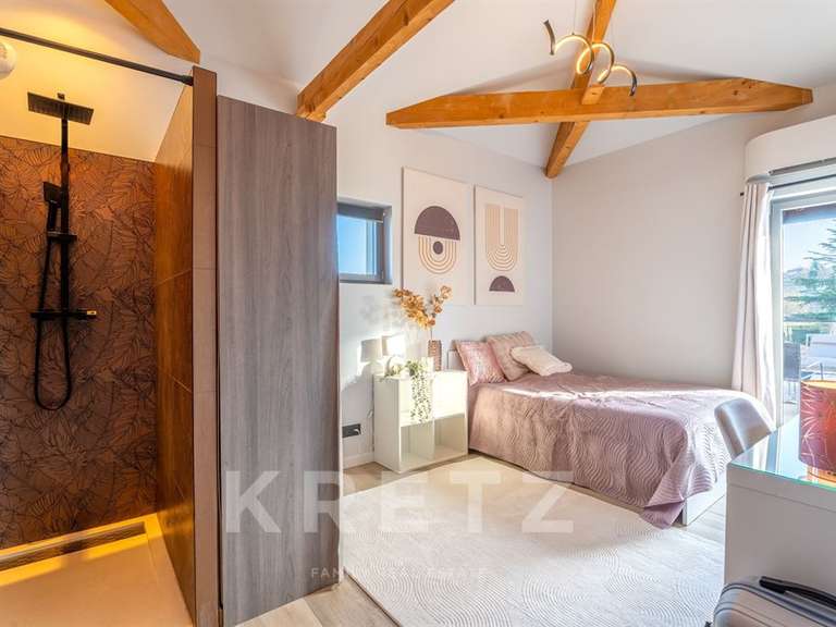 House Saint-Bonnet-les-Oules - 5 bedrooms - 339m²