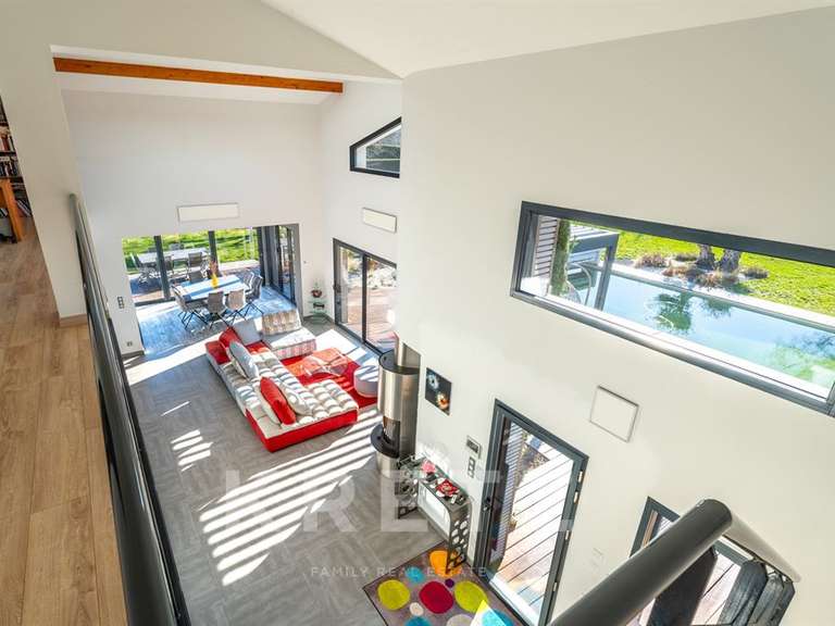 Maison Saint-Bonnet-les-Oules - 6 chambres - 240m²