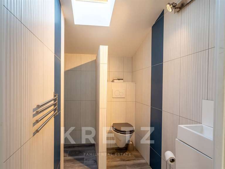 Maison Saint-Bonnet-les-Oules - 6 chambres - 240m²