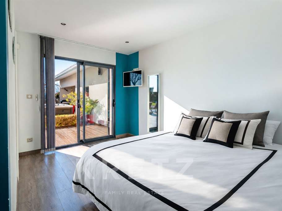 Maison Saint-Bonnet-les-Oules