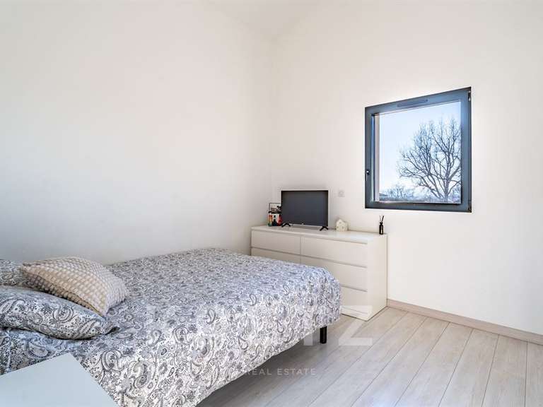 Maison Saint-Bonnet-les-Oules - 6 chambres - 240m²