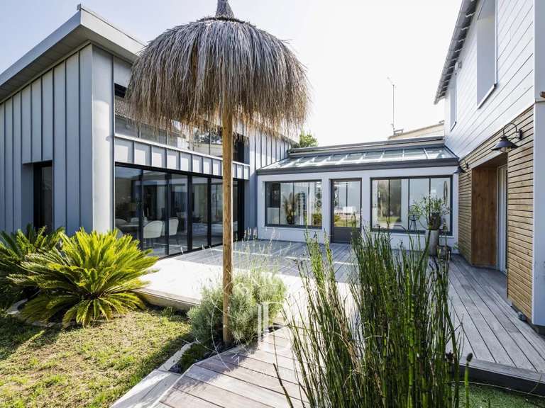 House Saint-Brevin-les-Pins - 3 bedrooms - 152m²
