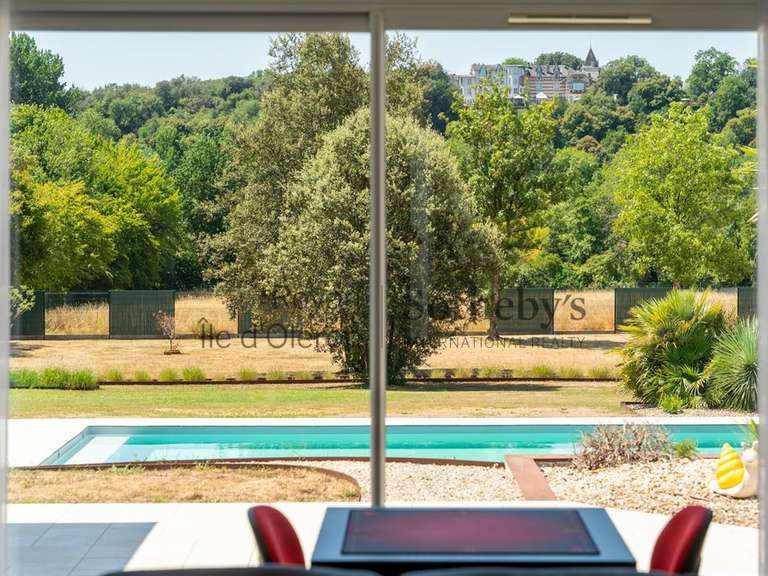 Maison Saint-Brice - 2 chambres - 208m²