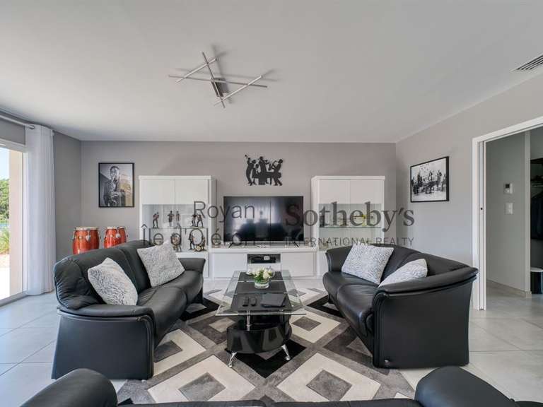 Maison Saint-Brice - 2 chambres - 208m²