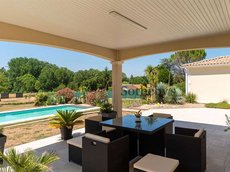 Maison Saint-Brice - 2 chambres - 208m²