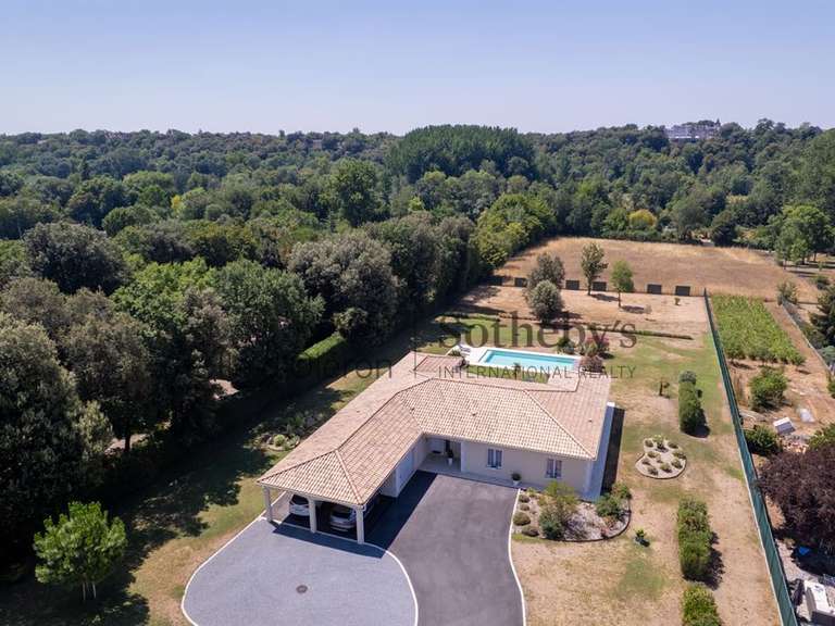 Maison Saint-Brice - 2 chambres - 208m²