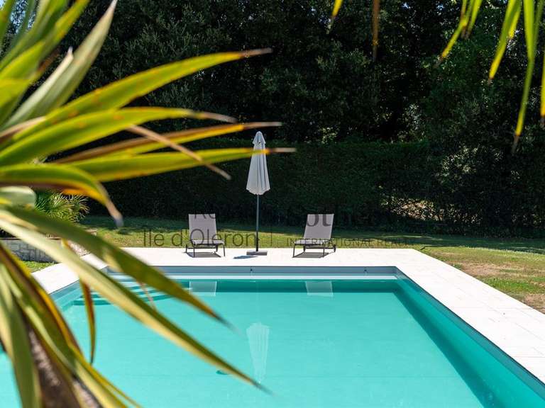 Maison Saint-Brice - 2 chambres - 208m²