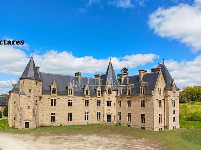 Castle Saint-Brieuc - 12 bedrooms - 1250m²